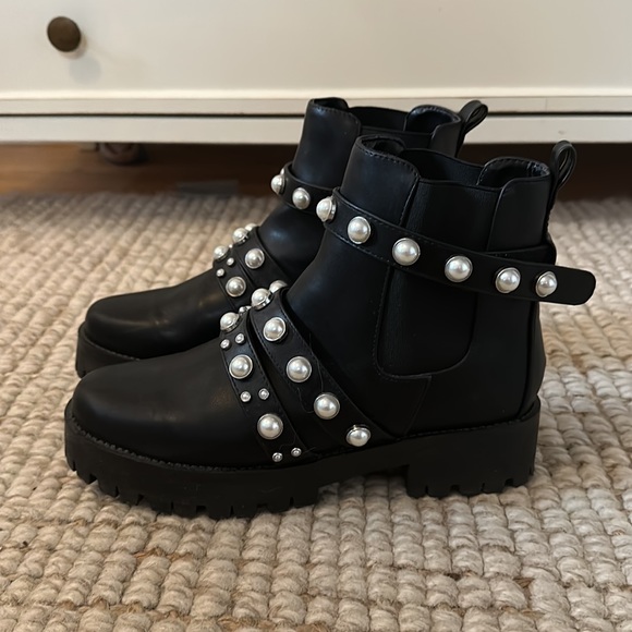 BP. Kora 2 Lug Chelsea Boot Size US 9.5M - Picture 2 of 4